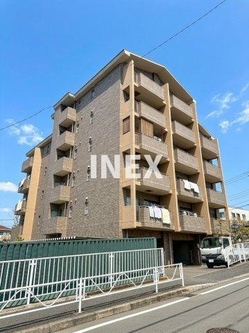 横浜市西区岡野２丁目の賃貸マンションの外観