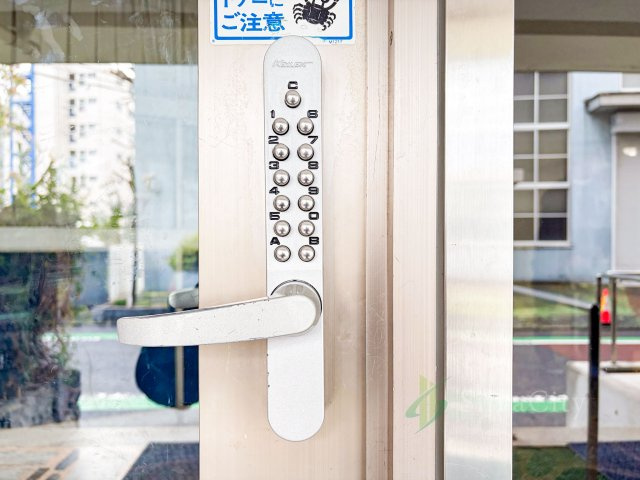 ミニカムマンションの防犯設備|プッシュ式　オートロック