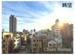 牡丹町住宅の展望|手を伸ばせば、ふれることが出来そうな環境が、そのままインテリアになったような印象です。その豊かな眺望にふさわしい空間には、通風・採光にも優れ、心地よい光と風があふれています