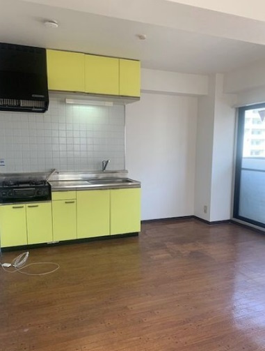 大阪市中央区瓦屋町１丁目の賃貸マンションの居間・リビング