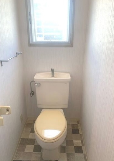 大阪市中央区瓦屋町１丁目の賃貸マンションのトイレ