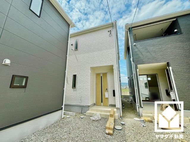 伏見区羽束師菱川町　第1　6号棟の外観