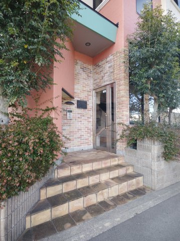 アーカンシェル東寝屋川のエントランス