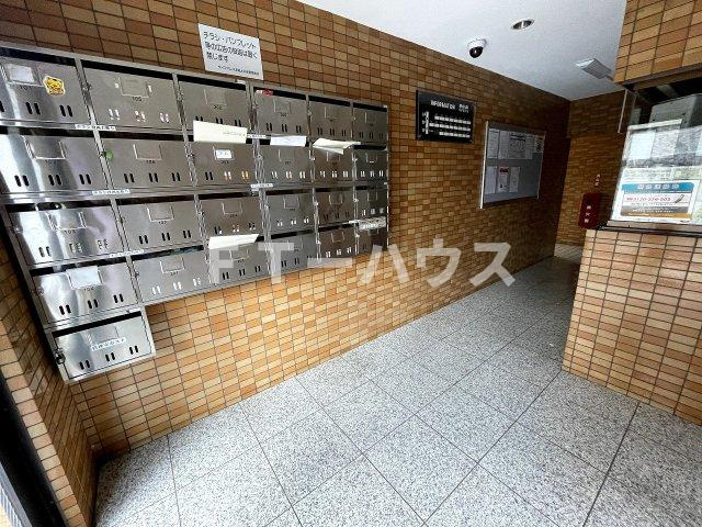 ダイアパレス京成大久保のエントランス
