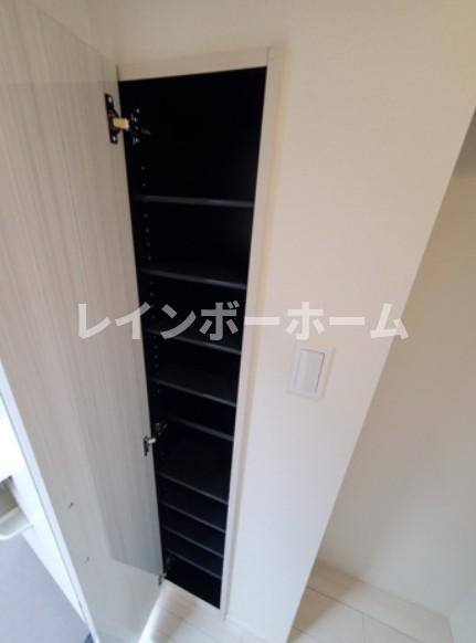 ラヴィ新小岩の玄関