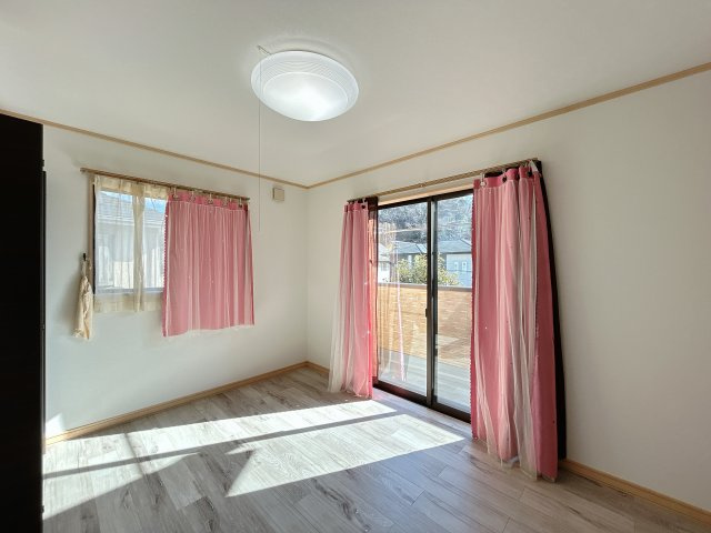 いわき市小名浜相子島　3SLDKの住宅です。の洋室|落ち着いた色調の洋室です