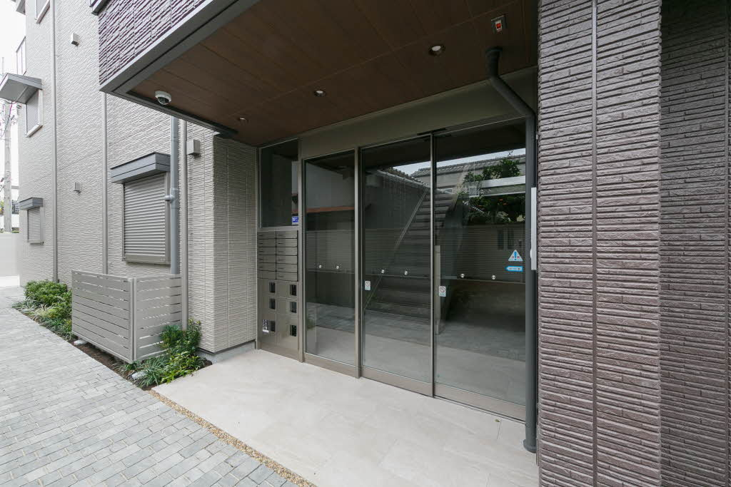 シャーメゾン　シャルム本町のエントランス