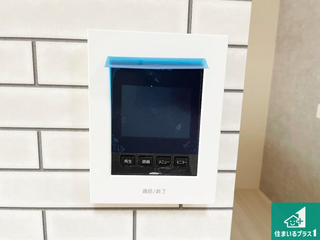 ★10(月)～16(日)現地見学可能！★甲賀市水口町日電　全2邸の防犯設備|カラーモニターインターホン！声だけでなく来訪者の姿や顔がモニターで確認できるので、小さなお子様がいらっしゃるご家庭でも安心できます！
