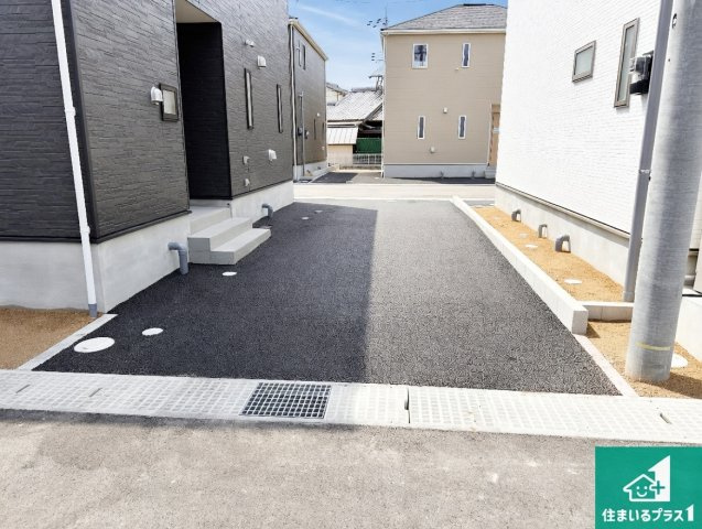 明石市大久保町谷八木　第6期　新築一戸建ての駐車場|並列２台駐車可能！ゆとりの駐車スペースで車庫入れもスムーズ！