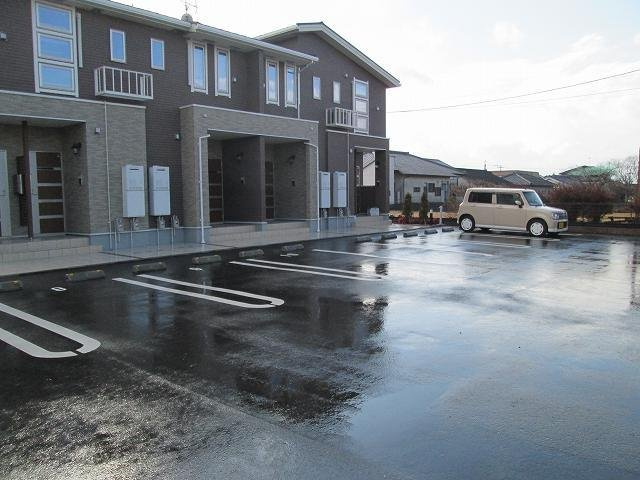 ドウェル・プレリュード・Ⅱの駐車場