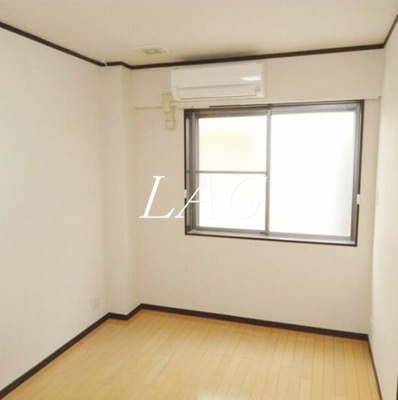 【居間・リビング】 | マハロビル | 洋室のお部屋です。