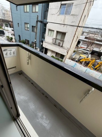 サンシャイン東雲のバルコニー|外からの目が気にならないバルコニーで洗濯物が干せます