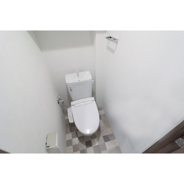 GENOVIA神戸湊川公園のトイレ|落ち着いた色調のトイレです
