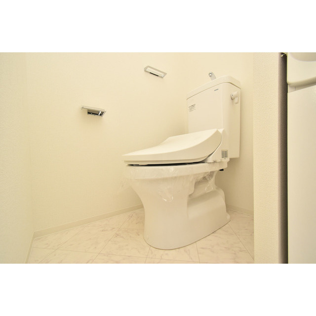 アドバンス神戸グルーブⅡのトイレ|ゆったりとした空間のトイレです