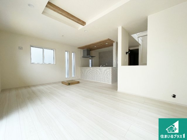 甲賀市水口町日電　新築一戸建ての前面道路含む現地写真|周辺は落ち着いた街並みの住宅地！子育てがしやすい住環境です！まだ未完成ですが、現地でしかわからない事もございます。是非一度ご覧ください。