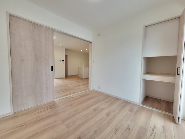 三田小学校前・新築戸建の洋室