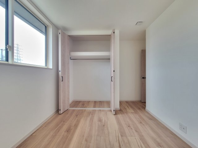 三田小学校前・新築戸建の洋室