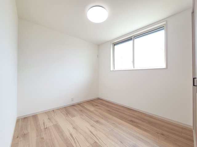 三田小学校前・新築戸建の洋室