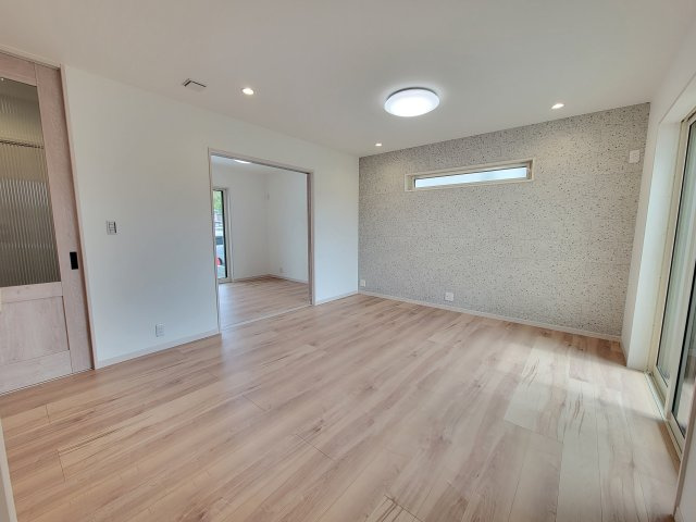 三田小学校前・新築戸建の居間・リビング