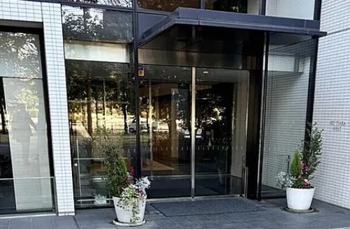 スカイティアラ ウエストのエントランス