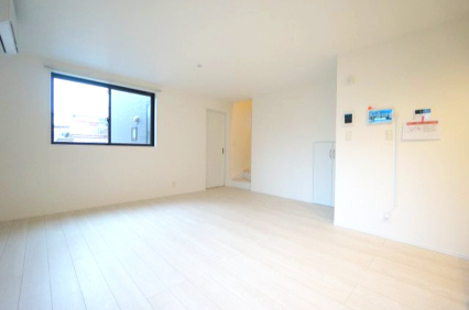 Kolet稲毛萩台町の居間・リビング|お電話でのご予約がスムーズです！