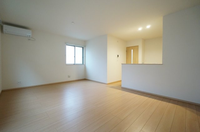 Kolet千葉宮野木町の居間・リビング|初期費用ご相談ください！