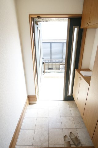 星久喜町457貸家の玄関|ご見学・ご契約時の送迎可能！