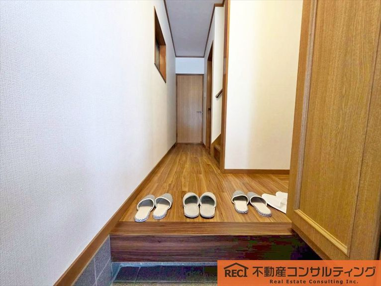 神戸市東灘区深江本町4丁目　中古戸建の玄関