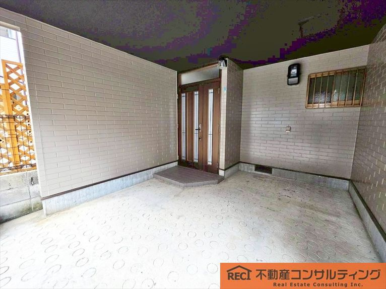 神戸市東灘区深江本町4丁目　中古戸建の駐車場