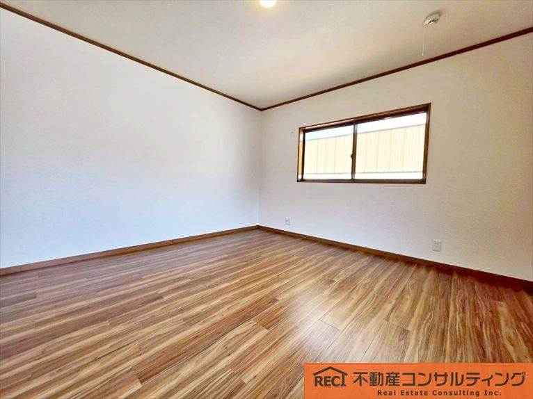 神戸市東灘区深江本町4丁目　中古戸建の洋室