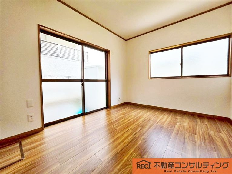 神戸市東灘区深江本町4丁目　中古戸建の洋室