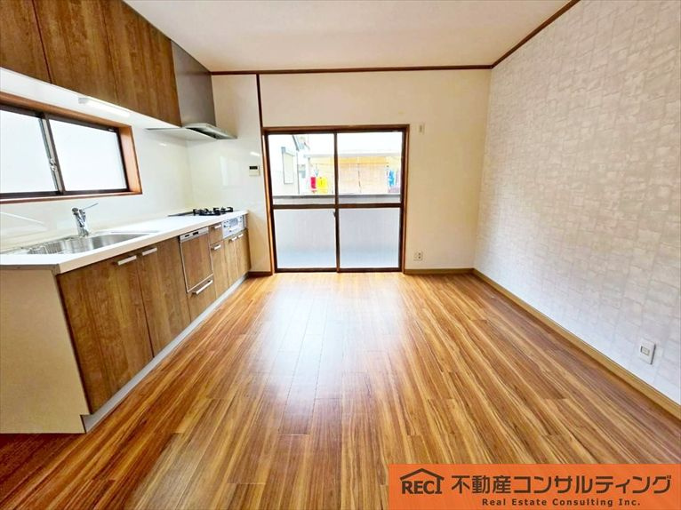 神戸市東灘区深江本町4丁目　中古戸建の居間・リビング