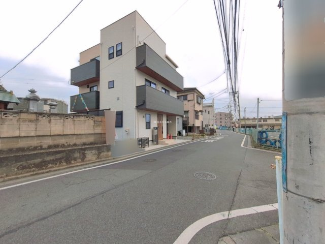 ふじみ野市市沢３丁目の新築一戸建の前面道路含む現地写真|東側6m公道です。