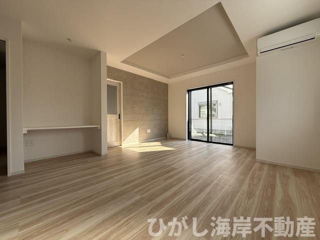 茅ヶ崎市松が丘２丁目　新築戸建　全２棟の居間・リビング|18.1帖　折上天井付LDK