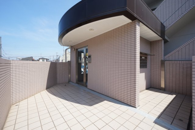 ファインコート3110のエントランス|お電話でのご予約がスムーズです！