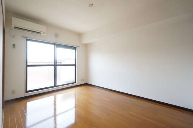 ファインコート3110の居間・リビング|ご見学・ご契約時の送迎可能！