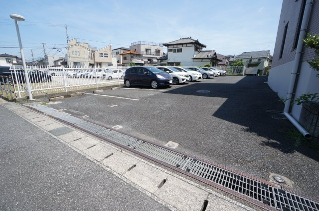 ファインコート3110の駐車場|初期費用ご相談ください！