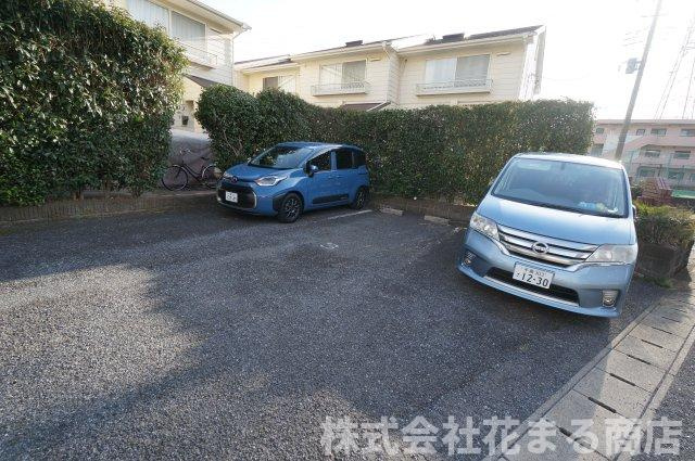 ローズハイツの駐車場|物件、駅でお待ち合わせでのご案内歓迎！