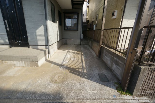 グラド横戸町の駐車場|お電話でのご予約がスムーズです！