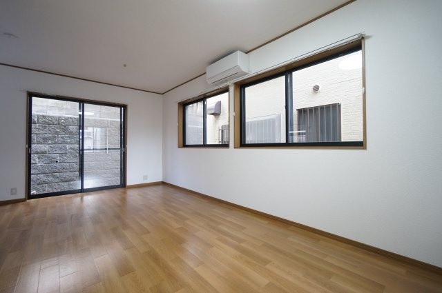 グラド横戸町の居間・リビング|初期費用ご相談ください！