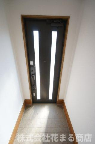 土井貸家の玄関|物件、駅でお待ち合わせでのご案内歓迎！