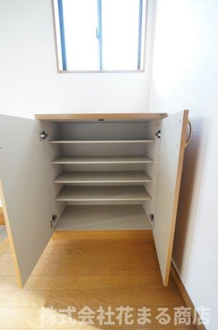 土井貸家の玄関|物件、駅でお待ち合わせでのご案内歓迎！