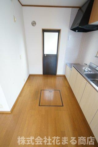 土井貸家のキッチン|物件、駅でお待ち合わせでのご案内歓迎！