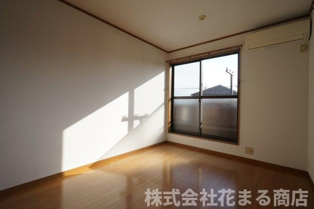 土井貸家の洋室|物件、駅でお待ち合わせでのご案内歓迎！