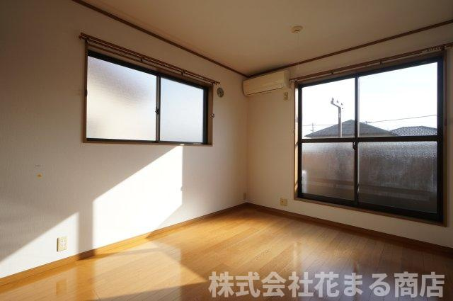 土井貸家の洋室|物件、駅でお待ち合わせでのご案内歓迎！