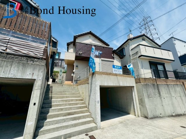 水回りリフォーム物件　玉津町二ツ屋　中古戸建の前面道路含む現地写真|前面道路含む現地写真です