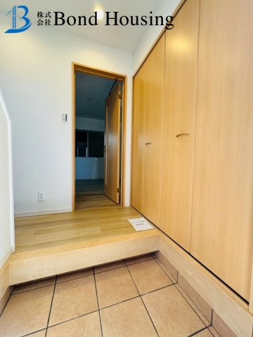 水回りリフォーム物件　玉津町二ツ屋　中古戸建の玄関|シンプルで使いやすい玄関です