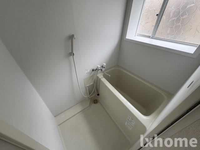 ヴィラナリー小川の浴室|コンパクトで使いやすいお風呂です