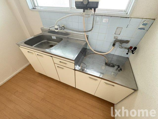 ヴィラナリー小川のキッチン|コンパクトなキッチンで掃除もラクラク