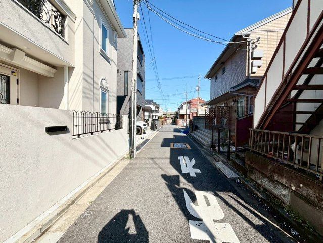 練馬区練馬2丁目　建築条件無し売地の前面道路含む現地写真|2026.04.02撮影

現地ご見学希望・資料請求などお気軽にお問い合わせ下さい！
03-5990-5201